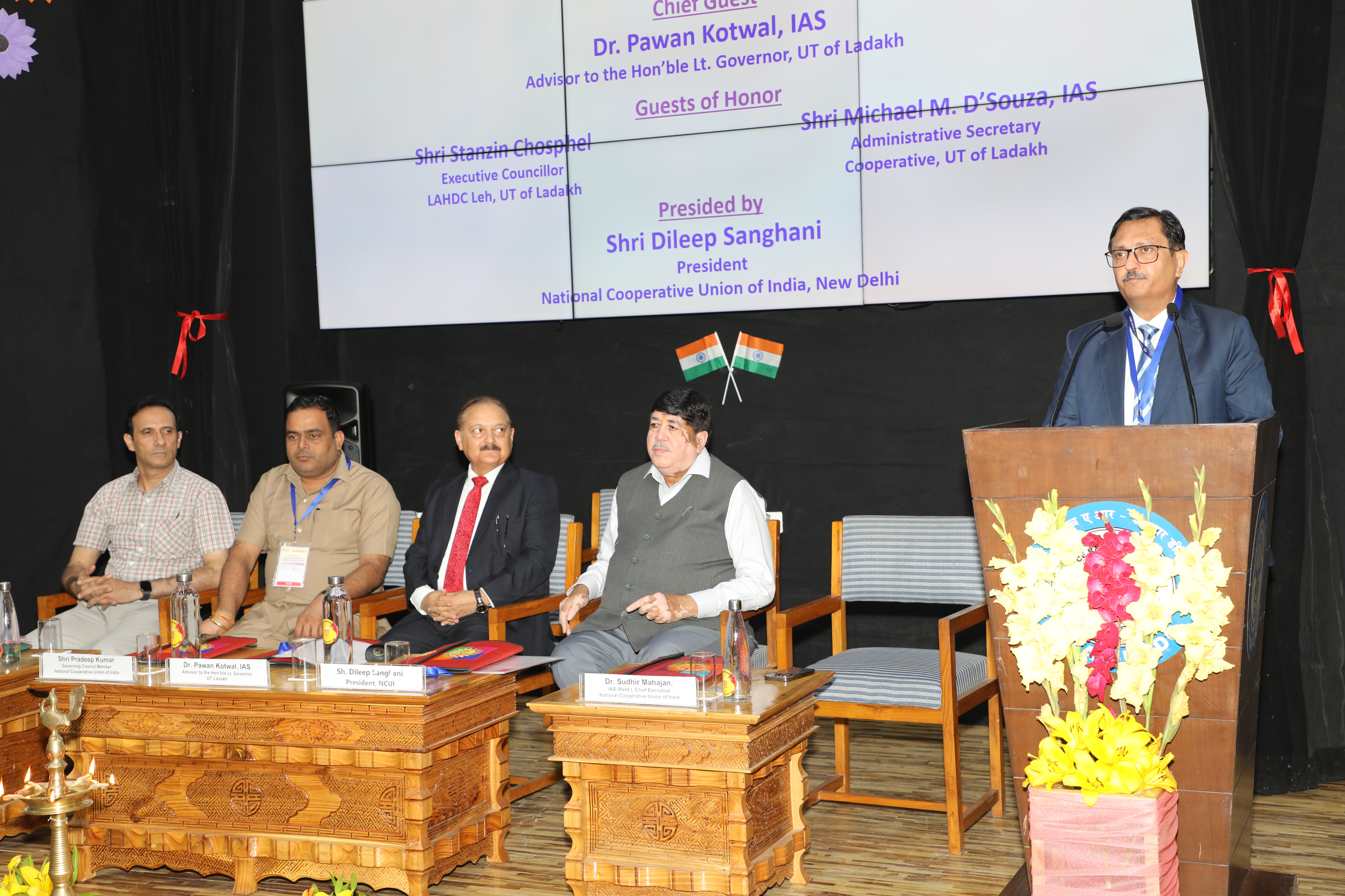 Dr. Sudhir Mahajan (IAS, Retd.), Chief Executive, NCUI delivering the welcome address during Ladakh Workshop - 30 & 31 Aug 2024