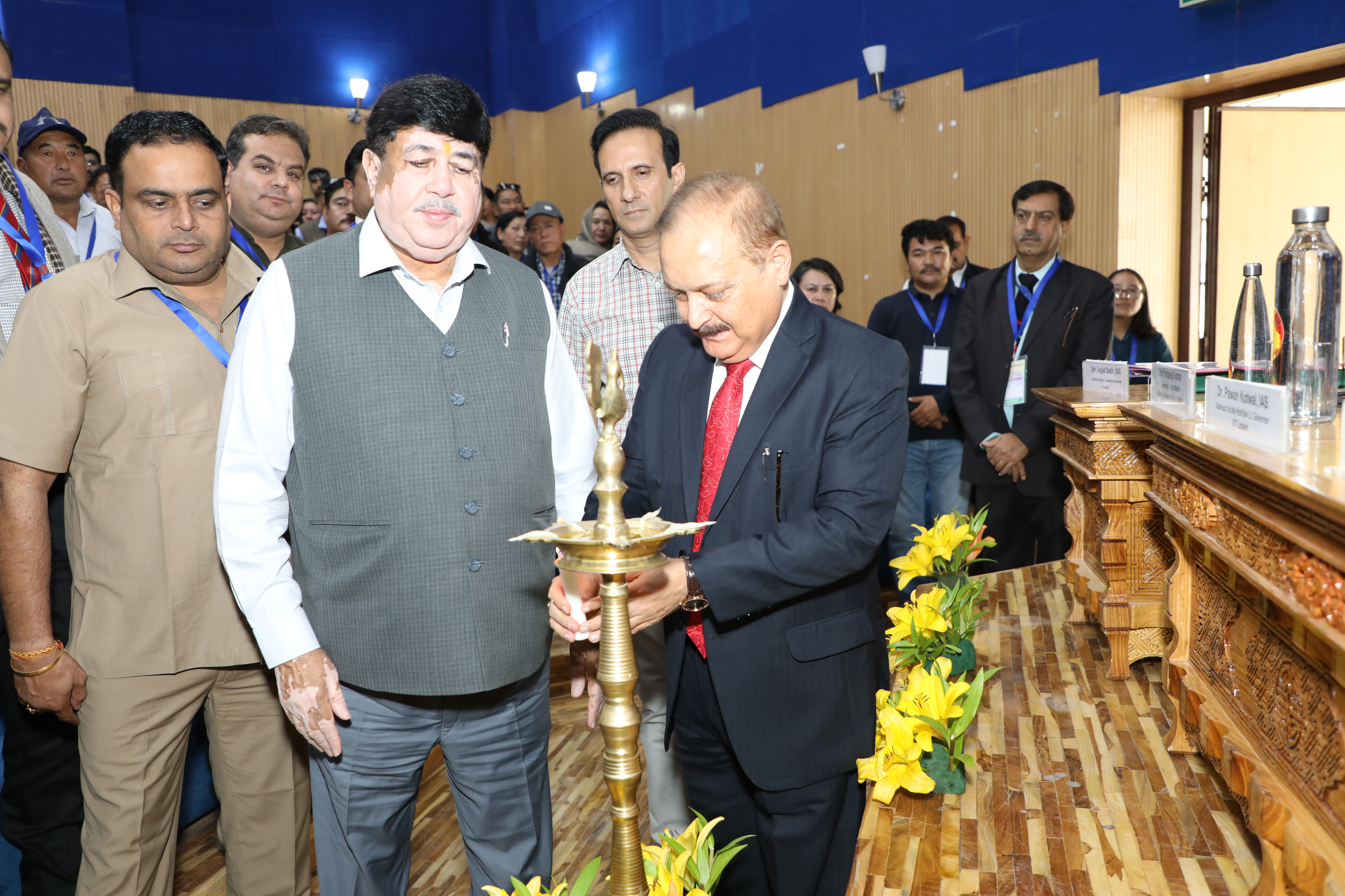 Chief Guest Dr. Pawan Kotwal, IAS, Advisor to the Hon. Lt. Governor, UT of Ladakh, President NCUI Shri Dileep Sanghani, GC Member, NCUI Shri Pradeep Kumar lit the lamp